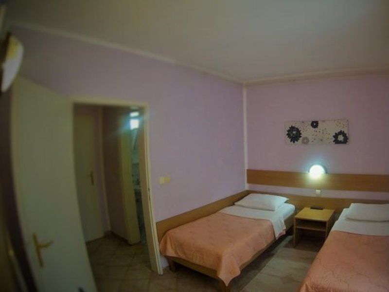 B&B Villa Evandjelina Sremska Kamenica Extérieur photo